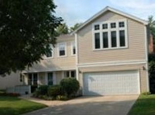 4 Saint Ives Ln, Vernon Hills, IL 60061