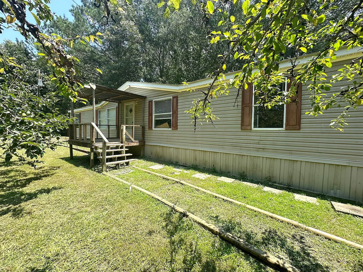 3 Bed, 2 Full Bath - Country Living on 1 Acre Near Alabama River — Photo 1