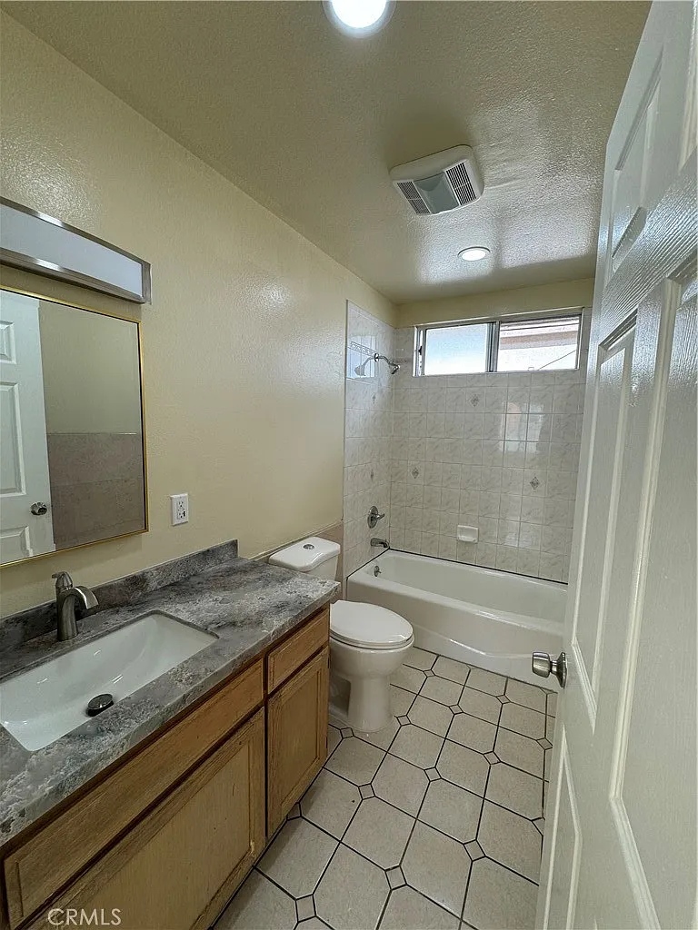 2 bed, 850 sqft, $2,900 — Photo 3