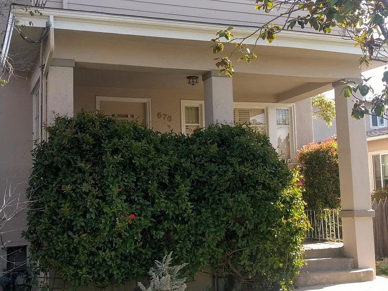 576 Boulevard Way — Photo 1