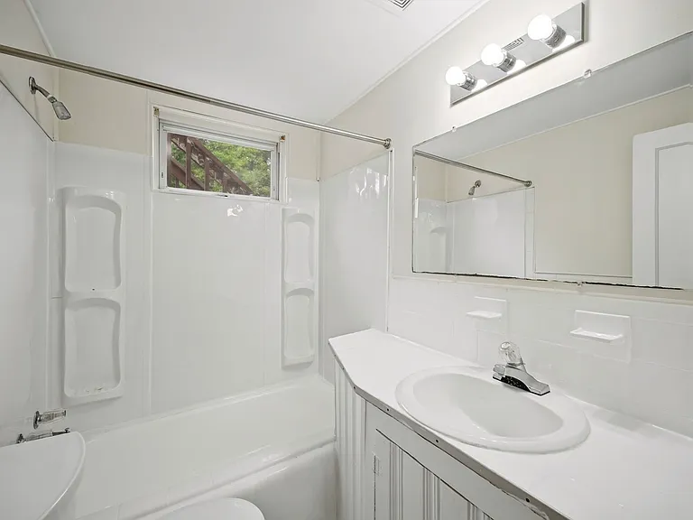 8204 Atlantic Ave #A — Photo 11