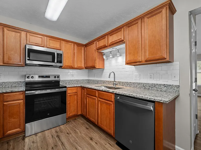 113 Lancaster Gate Pl — Photo 13