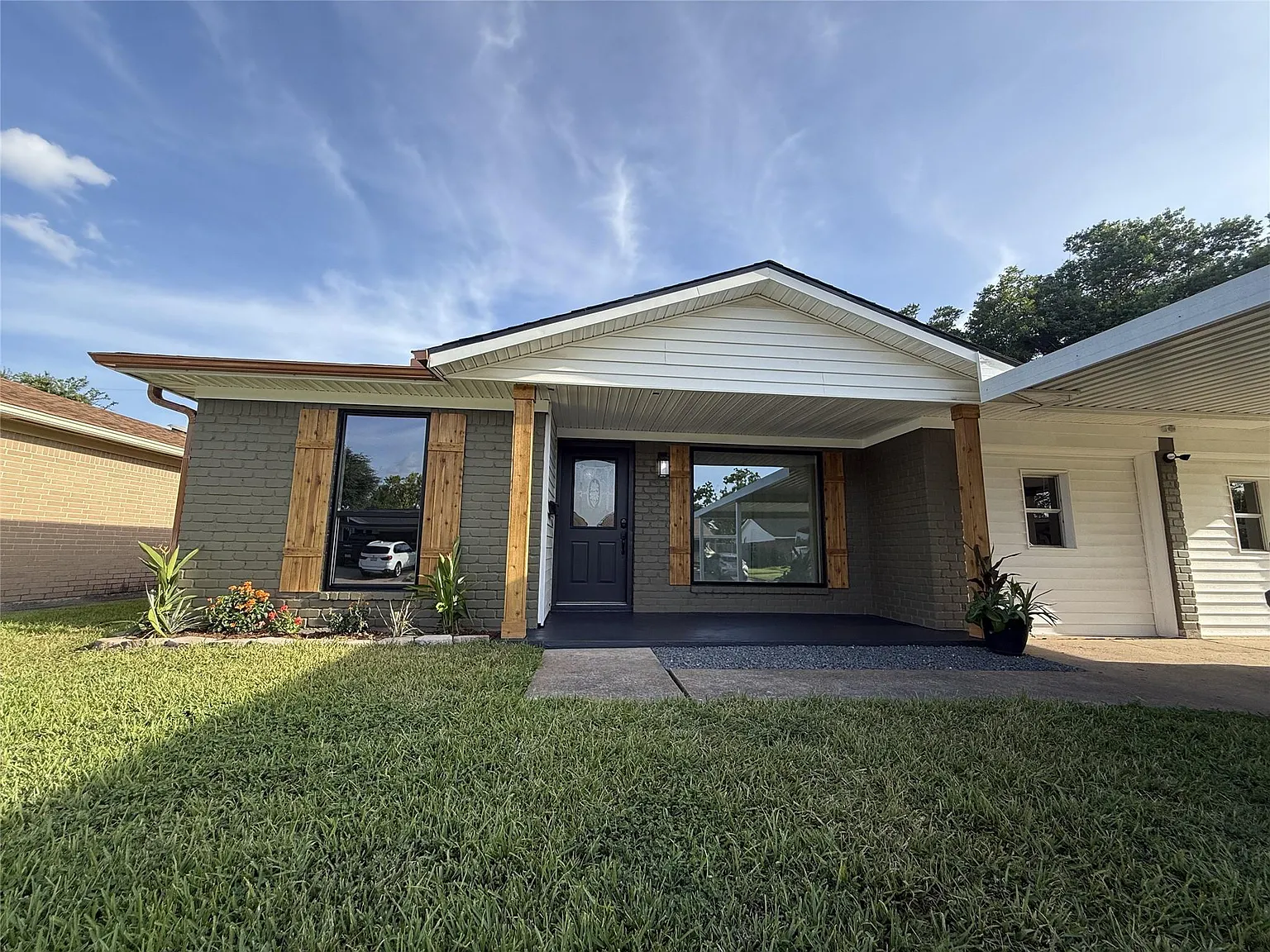 4 bed, 2.0 bath, 1794 sqft, $2,100 — Photo 1