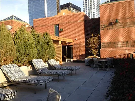 Rented by R New York | media 28