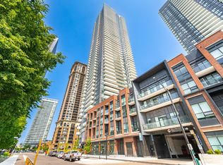 430 Square One Dr #4404, Mississauga, ON L5B 0E2