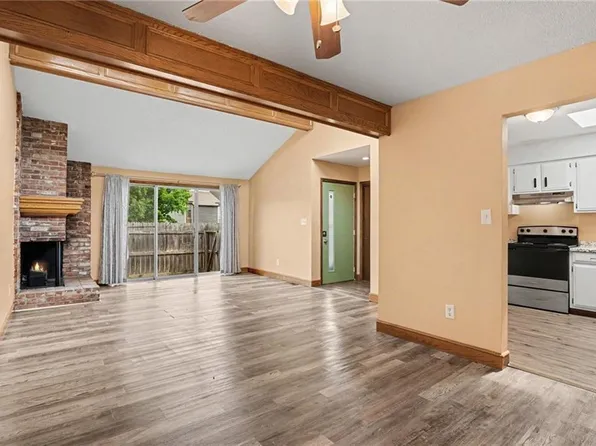 11321 Calico Dr, Kansas City, MO 64137