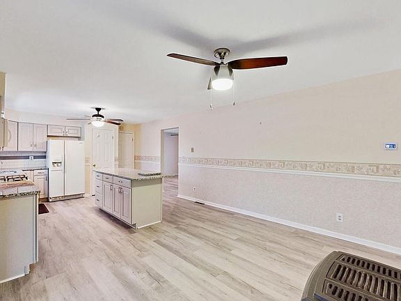 5th image of 276 Beechwood Ave