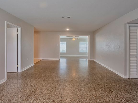 living room /dinning room