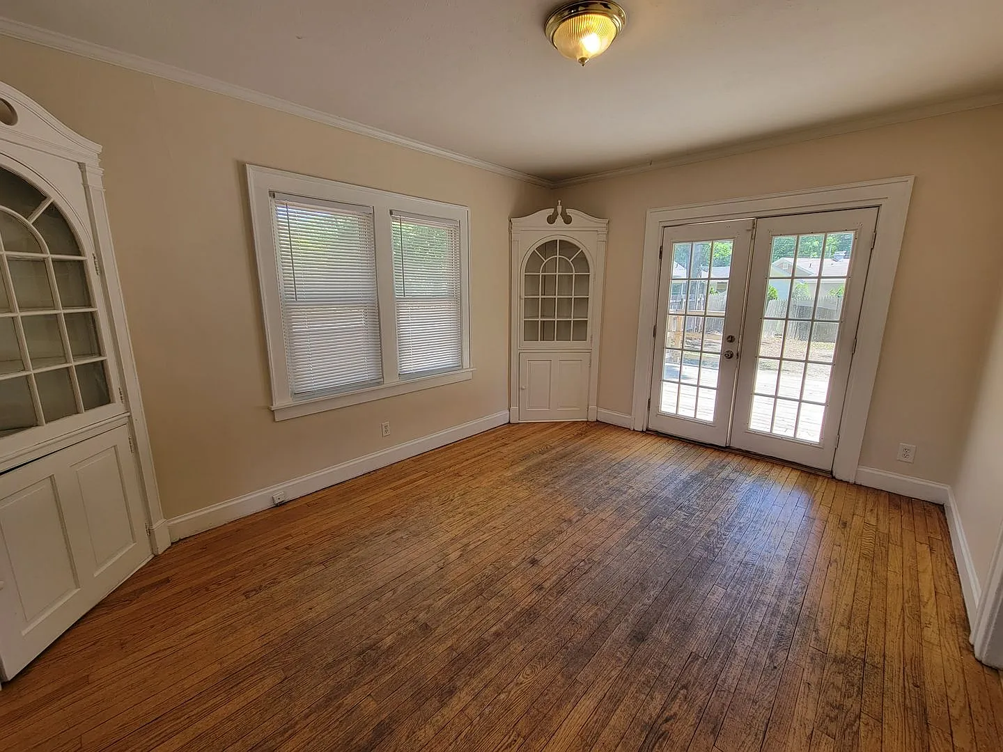 1444 South Bend Ave — Photo 4
