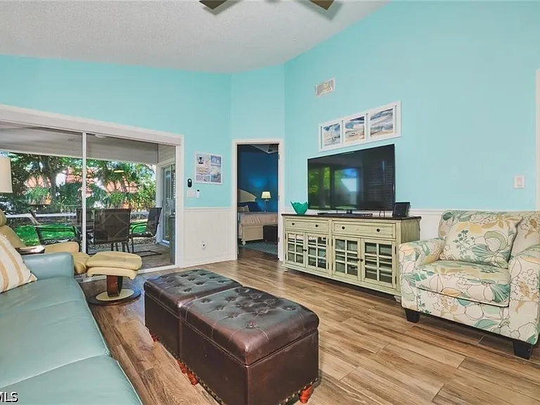 14652 Sagamore Ct — Photo 2