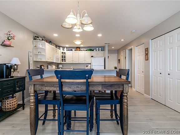 5th image of 4897 Bridgepointe Dr Unit 322