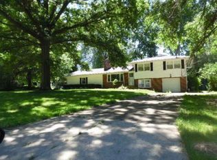 8308 Fairhill Dr NE, Warren, OH