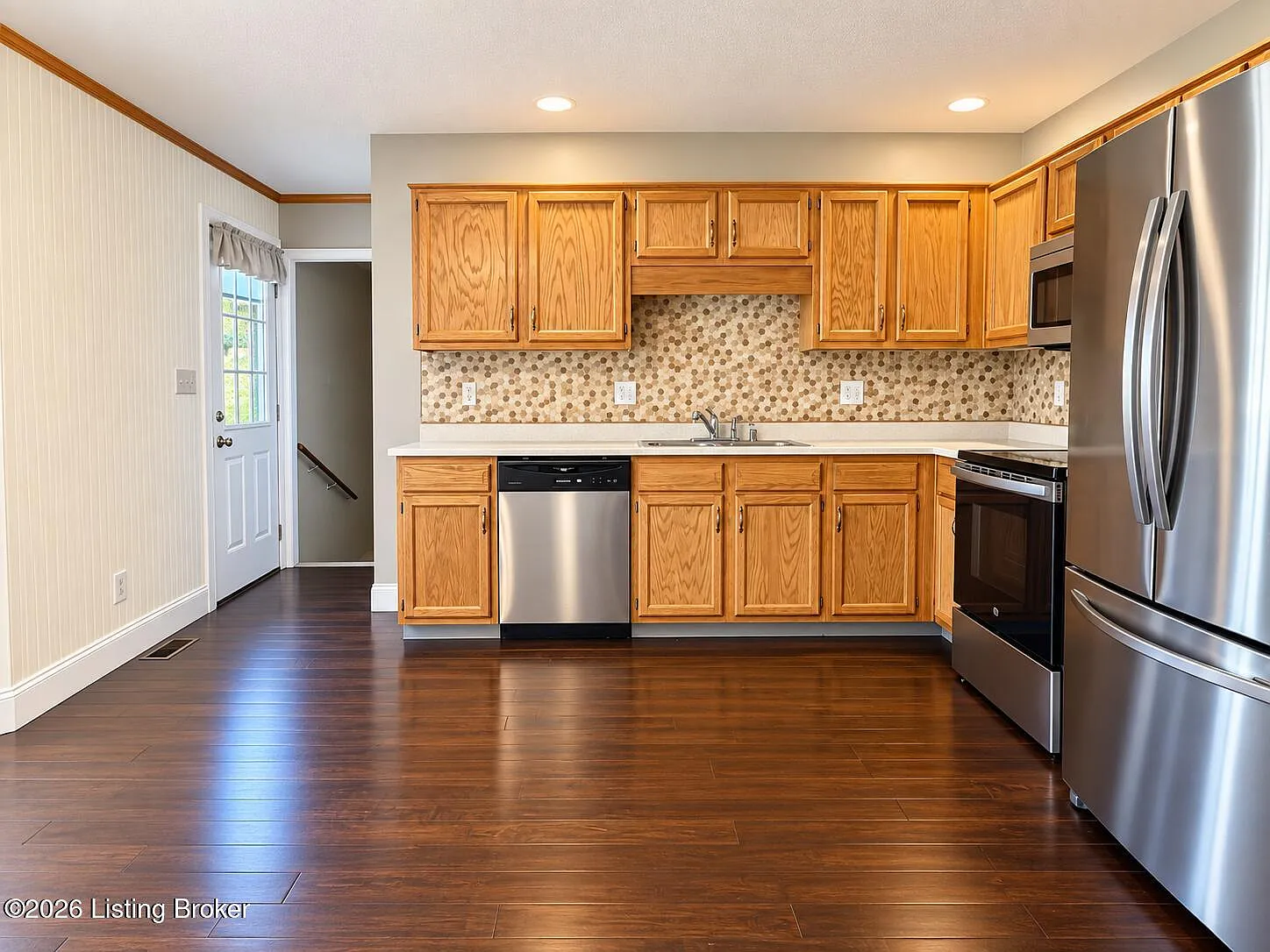 3 bed, 3.0 bath, 2476 sqft, $1,995 — Photo 4