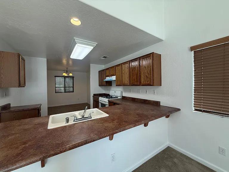 3331 N Linda Vista St — Photo 10