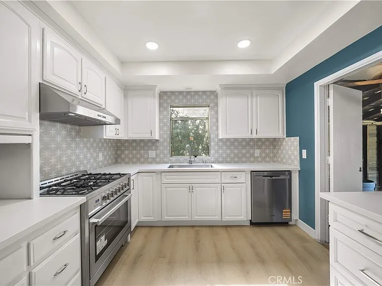 912 W Hill Ave — Photo 9