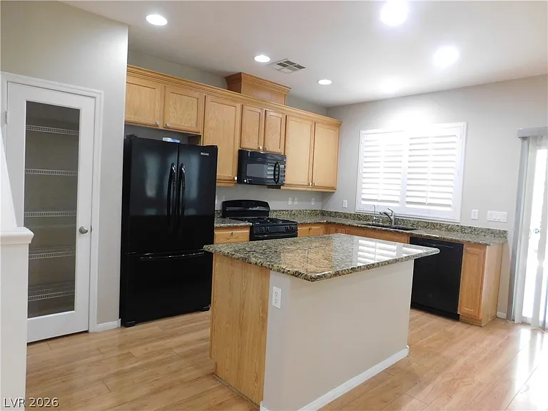 913 Ambrosia Dr — Photo 8