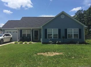935 Rucker Cliff Dr, Charlotte, NC 28214