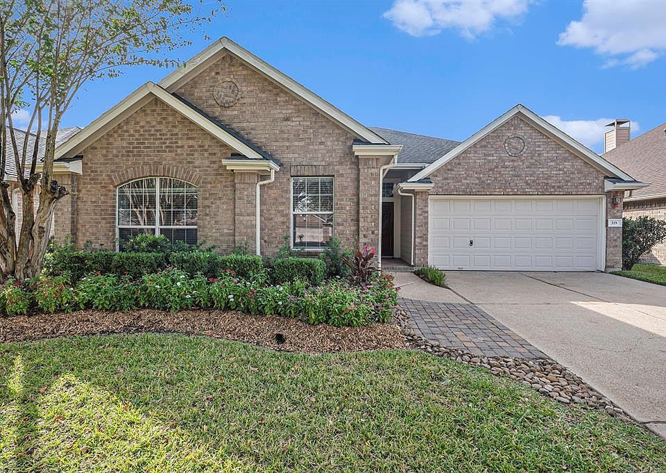1st image of 319 Riverway Bluff Lane