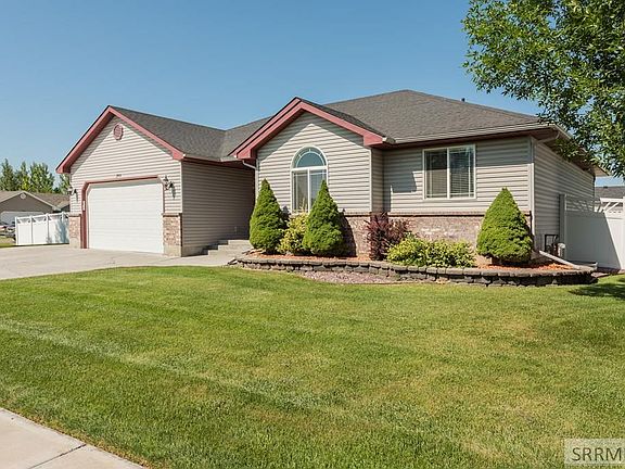 3rd image of 2935 N Wildflower Dr