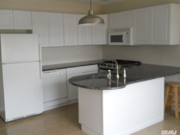 Updaged Kitchen With Granite