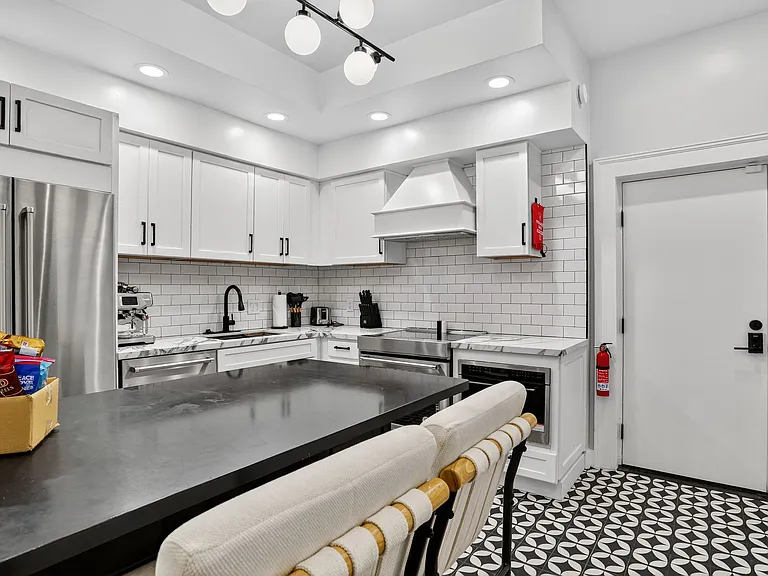 70 E 4th Ave #70 — Photo 9