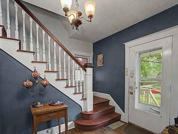 3rd image of 909 Humboldt St