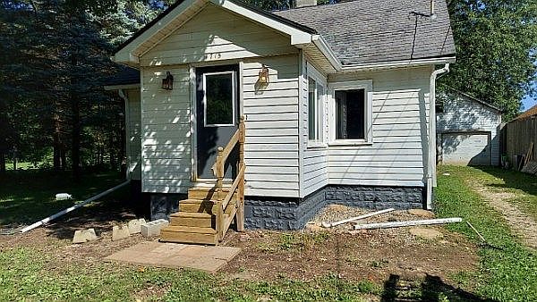 1st image of 1715 Guenther Ave