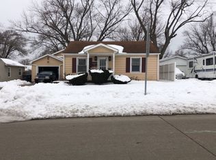 2345 48th St, Moline, IL 61265