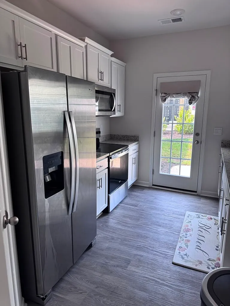 285 Moyer Drive — Photo 3