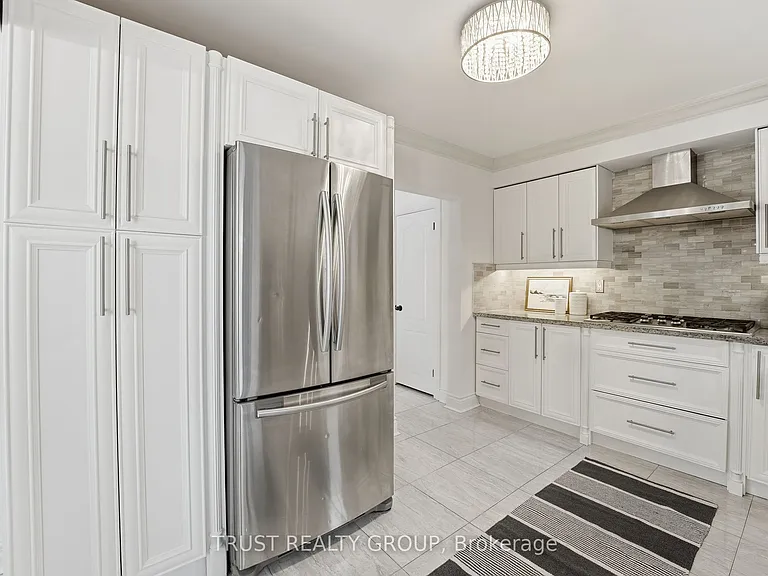 9 Del Ria Dr — Photo 16