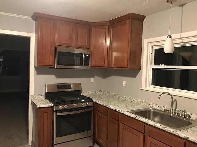 17 Hewitt St #1