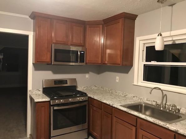 17 Hewitt St APT 1