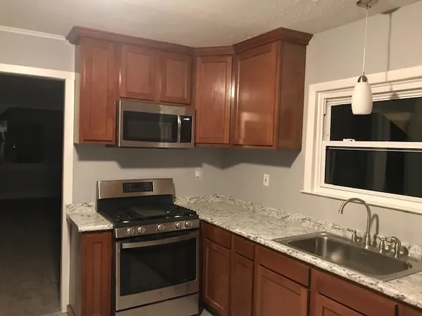 17 Hewitt St APT 1, Willimantic, CT 06226