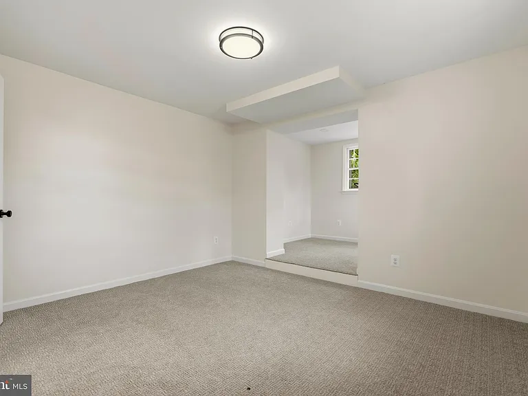 1801 S Glebe Rd — Photo 30