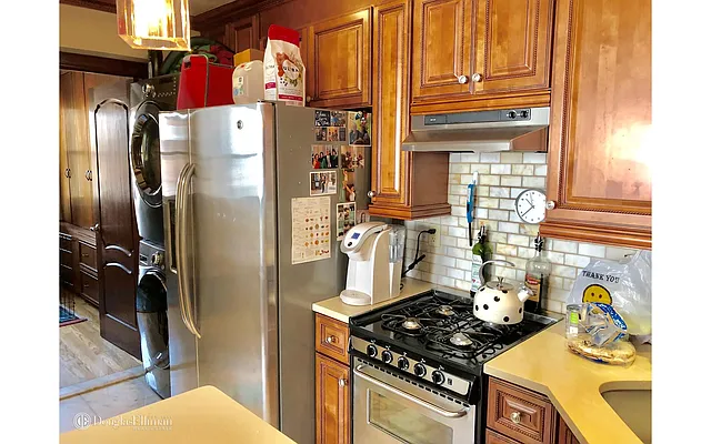 Rented by Douglas Elliman | media 17