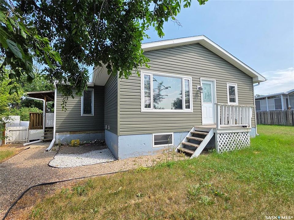 1st image of 1119 Chaplin STREET E