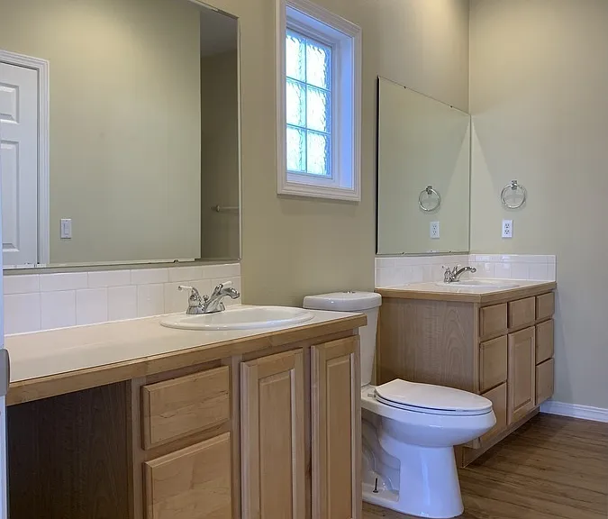 377 W Hale St — Photo 20