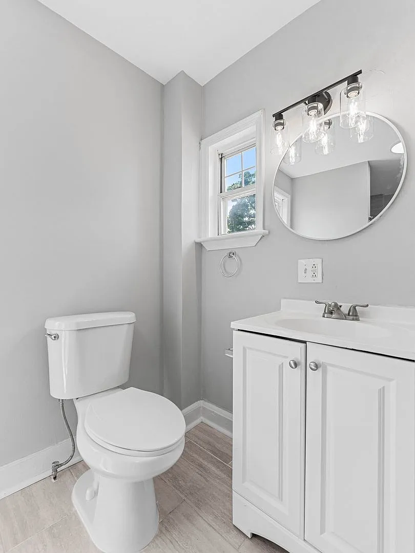 Charming 3BR/1.5BA Home with Updated Interiors & Welcoming Front Porch — Photo 3