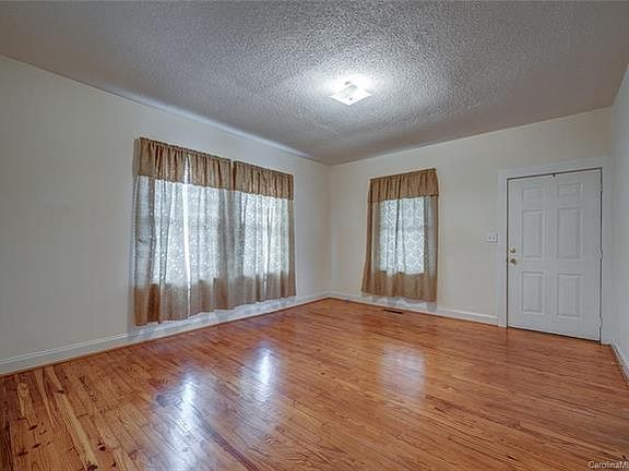5th image of 1431 Perfection Ave