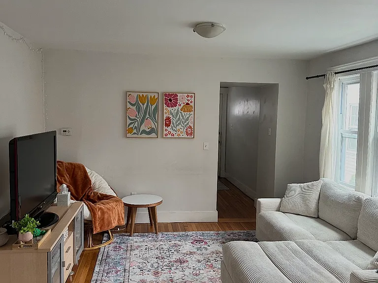 24 Sydney St #1 — Photo 9