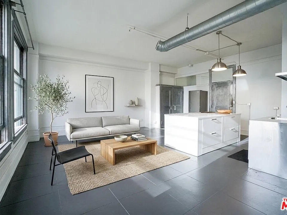 108 W 2nd St #415