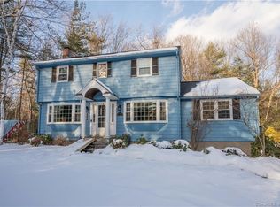 2 Westridge Dr, Simsbury, CT 06070