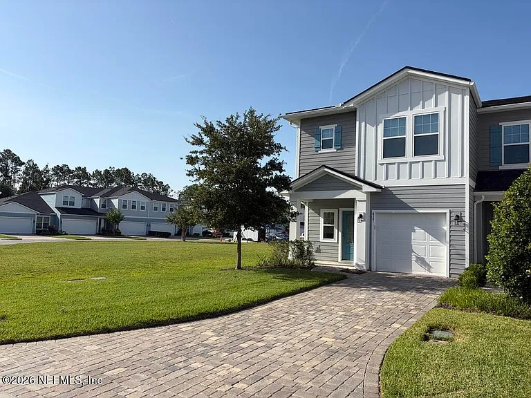 417 Pine Bluff Dr — Photo 2
