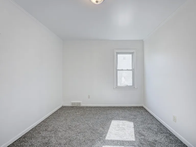 1731 E Pearl Ave — Photo 16