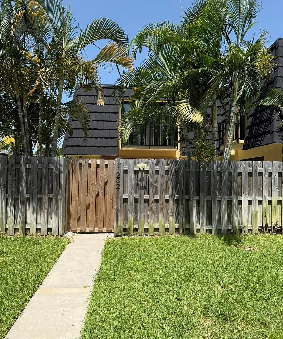 2 bed, 2.0 bath, 1260 sqft, $2,500 — Photo 2