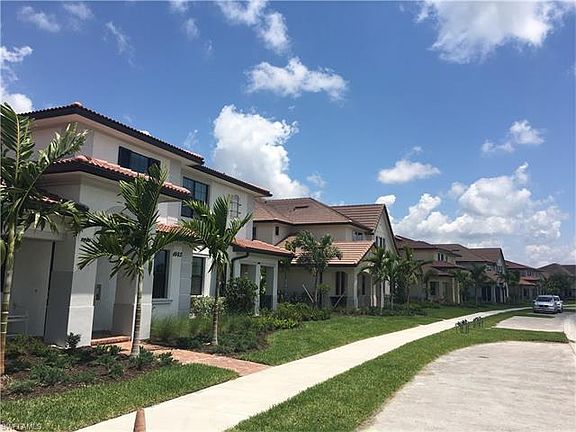 4th image of 1447 Santiago Cir #2302