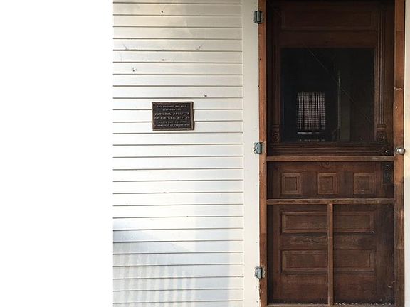4th image of 141 Wheeling Ave