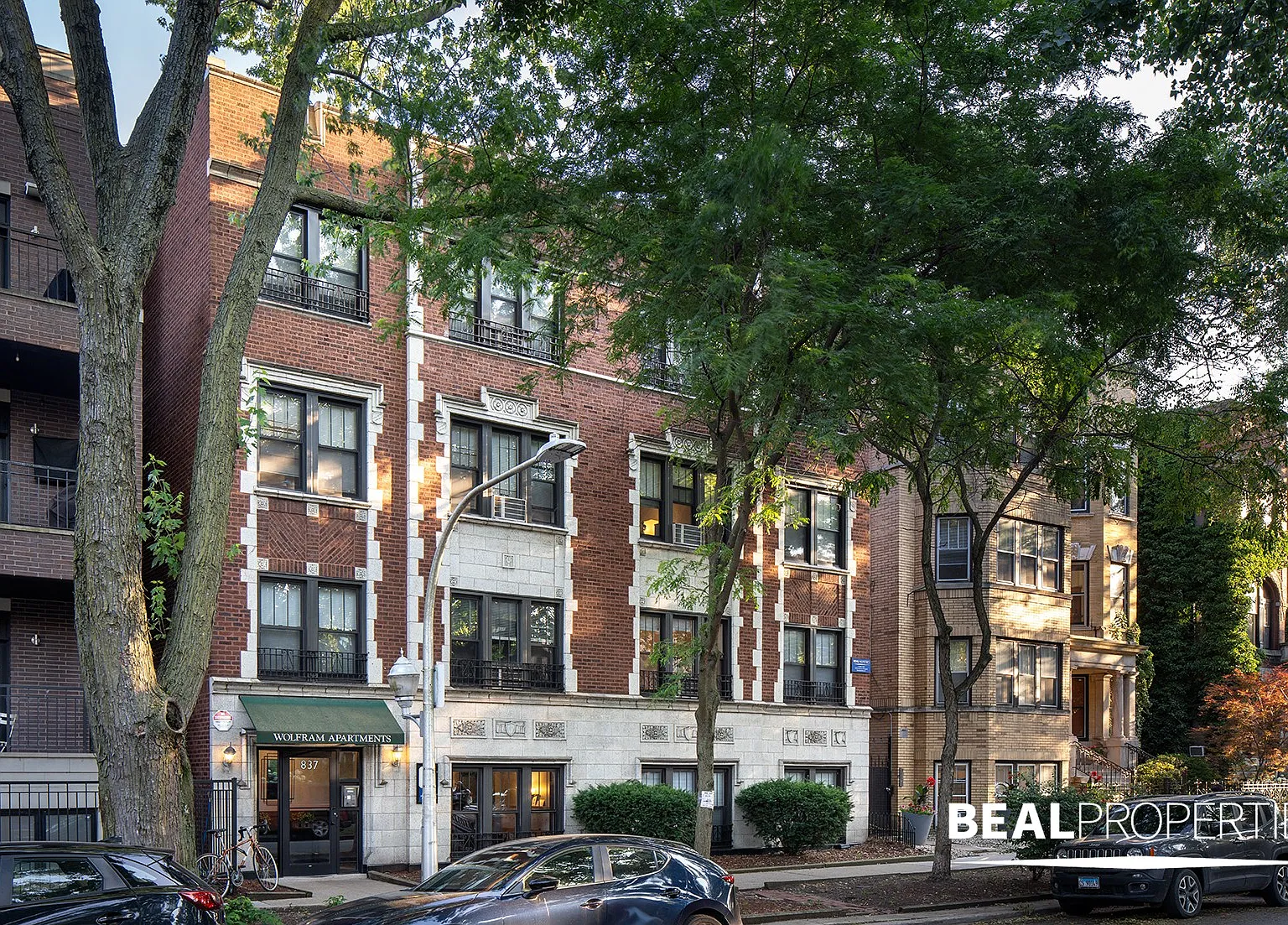 837 West Wolfram Street — Photo 2