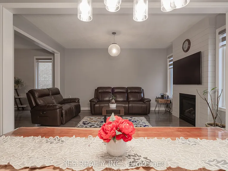 34 Newhouse Blvd — Photo 13