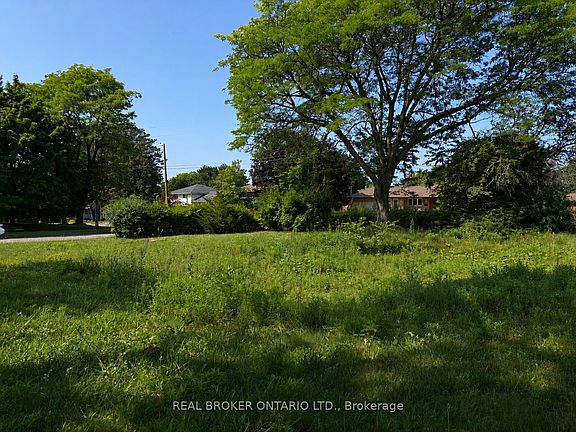 4th image of 4 Sherwood Dr